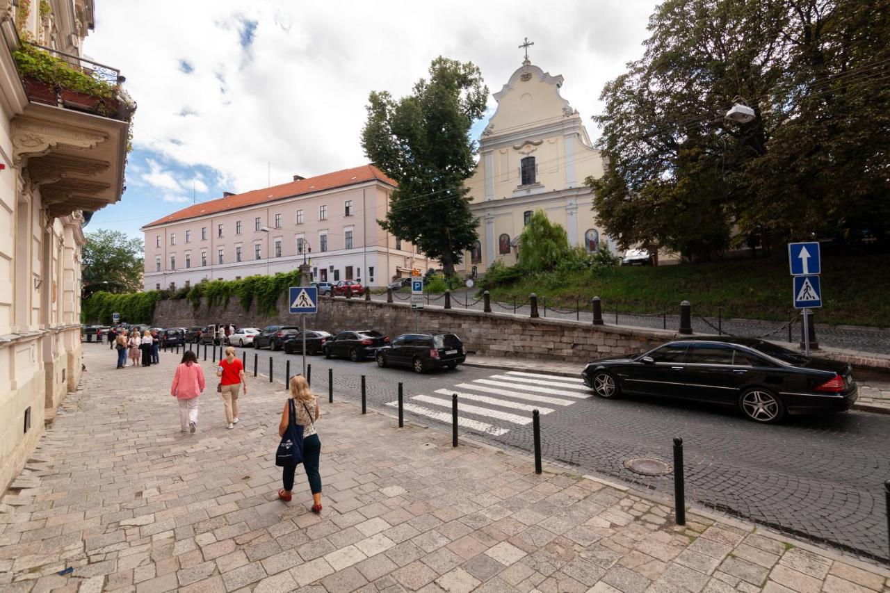 Dream Apartament On Drahomanova Street Lviv Bagian luar foto