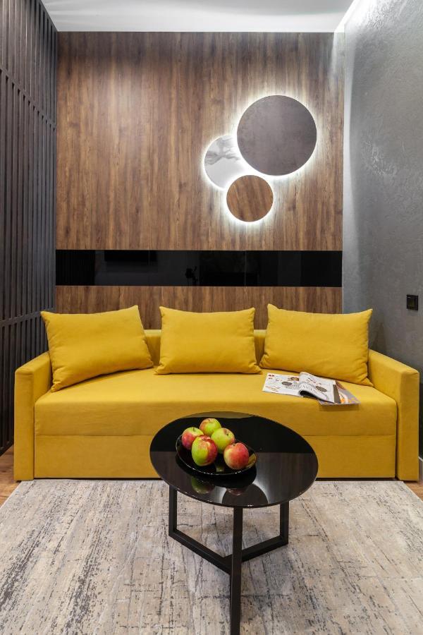 Dream Apartament On Drahomanova Street Lviv Bagian luar foto