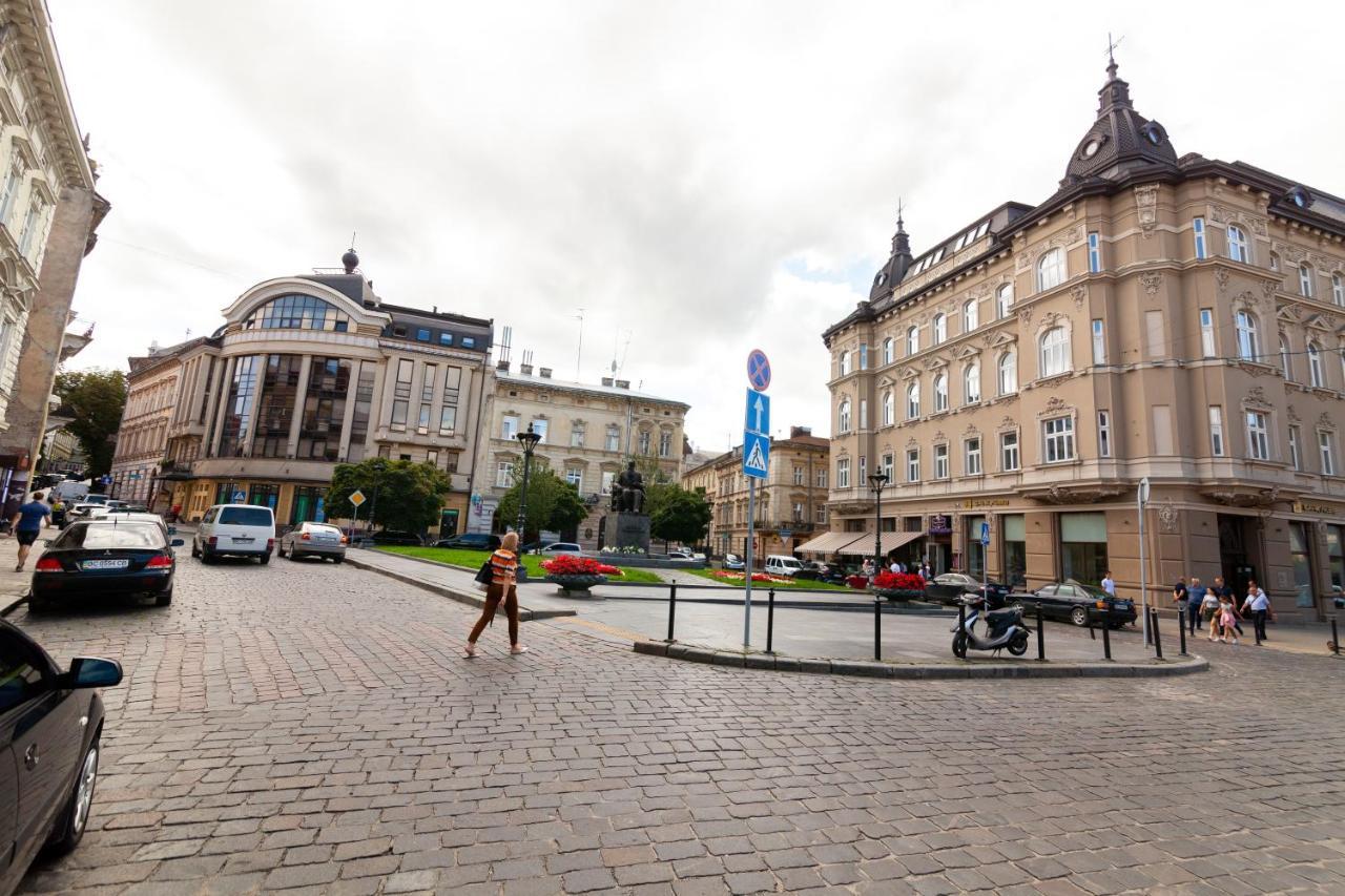 Dream Apartament On Drahomanova Street Lviv Bagian luar foto
