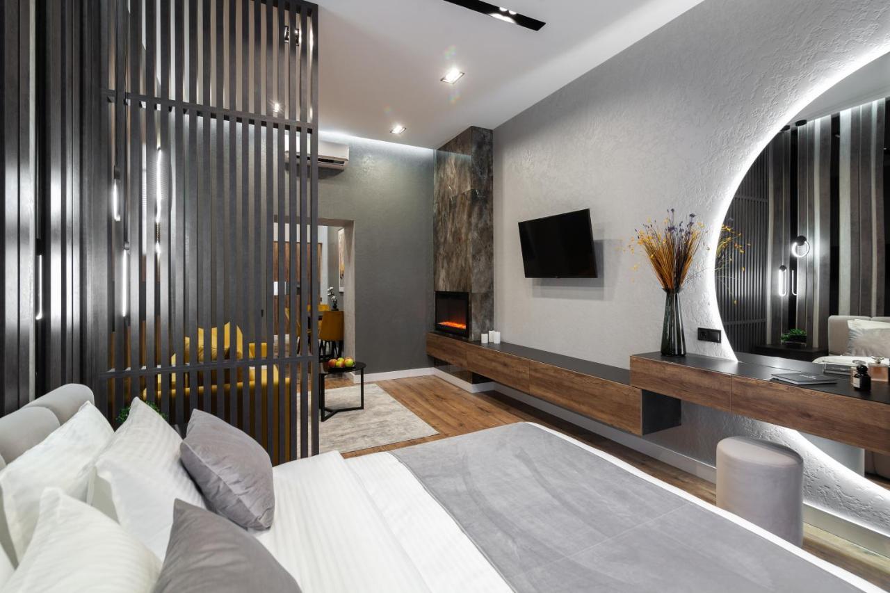 Dream Apartament On Drahomanova Street Lviv Bagian luar foto
