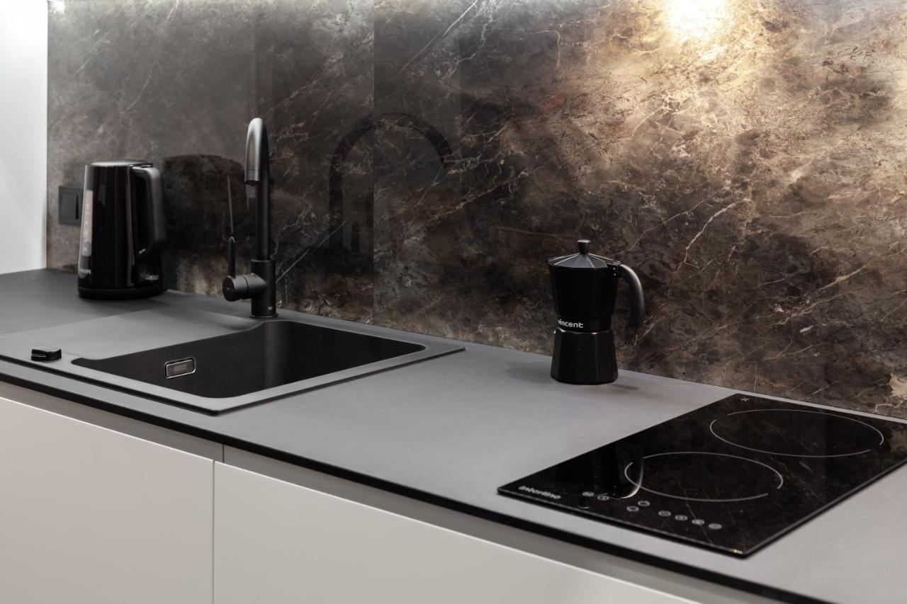 Dream Apartament On Drahomanova Street Lviv Bagian luar foto